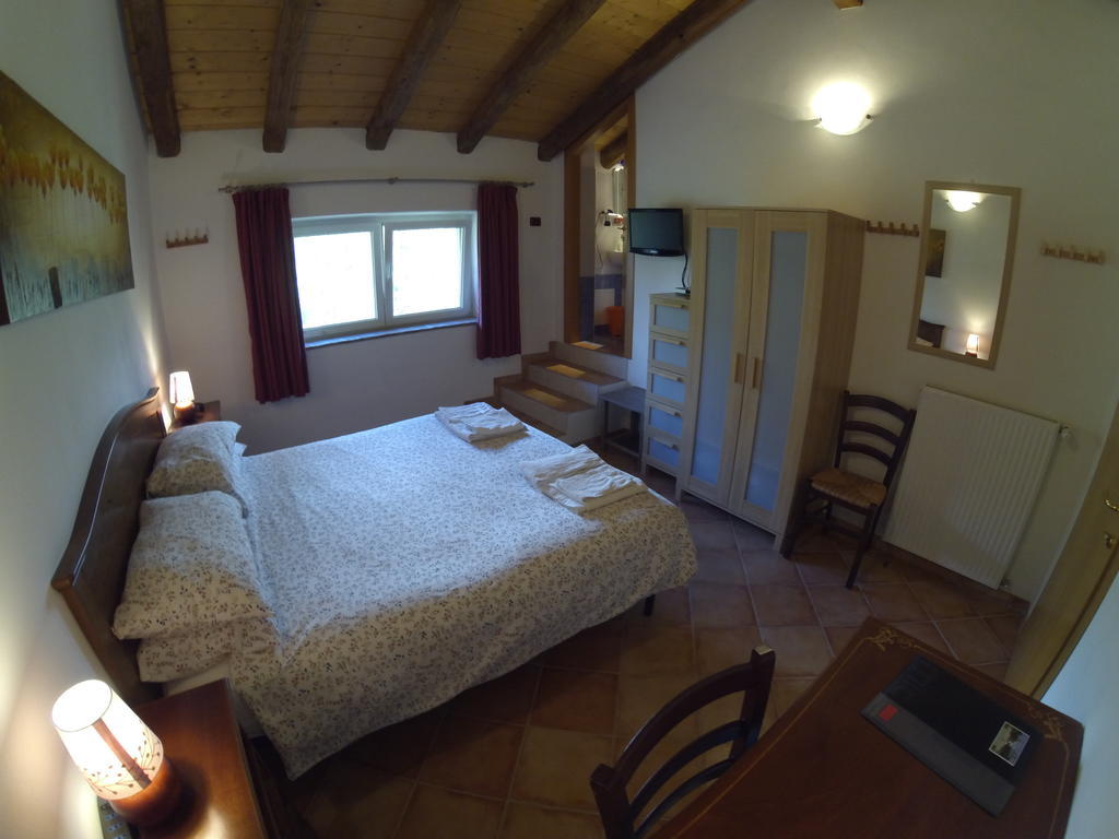 Al Campo Di Sotto Bed & Breakfast Buia Zimmer foto